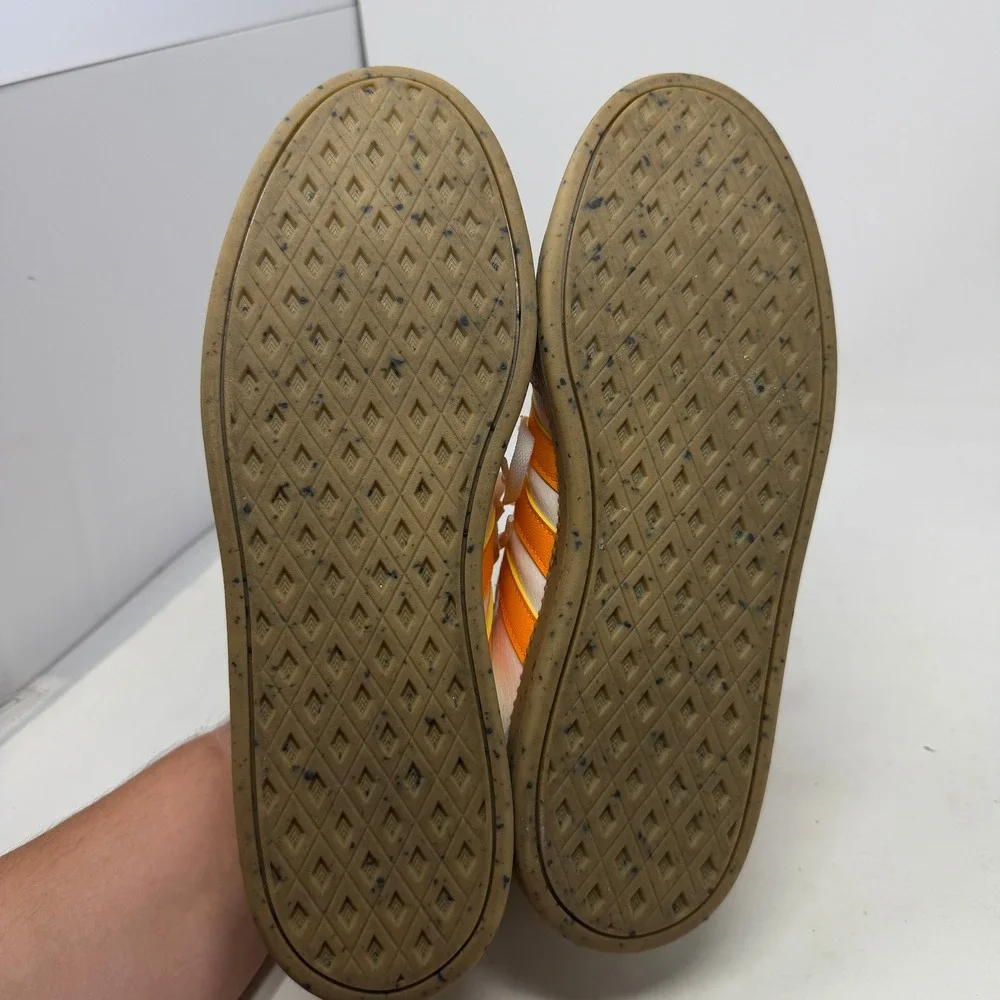 Adidas Sneakers Mens 9.5 IH7753 White Orange Snakeskin Texture Gum Sole EUC